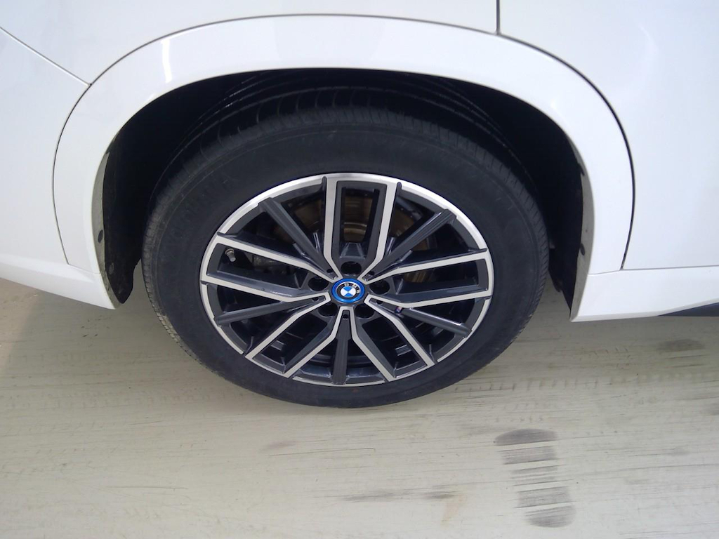 Foto 11 van BMW ix1