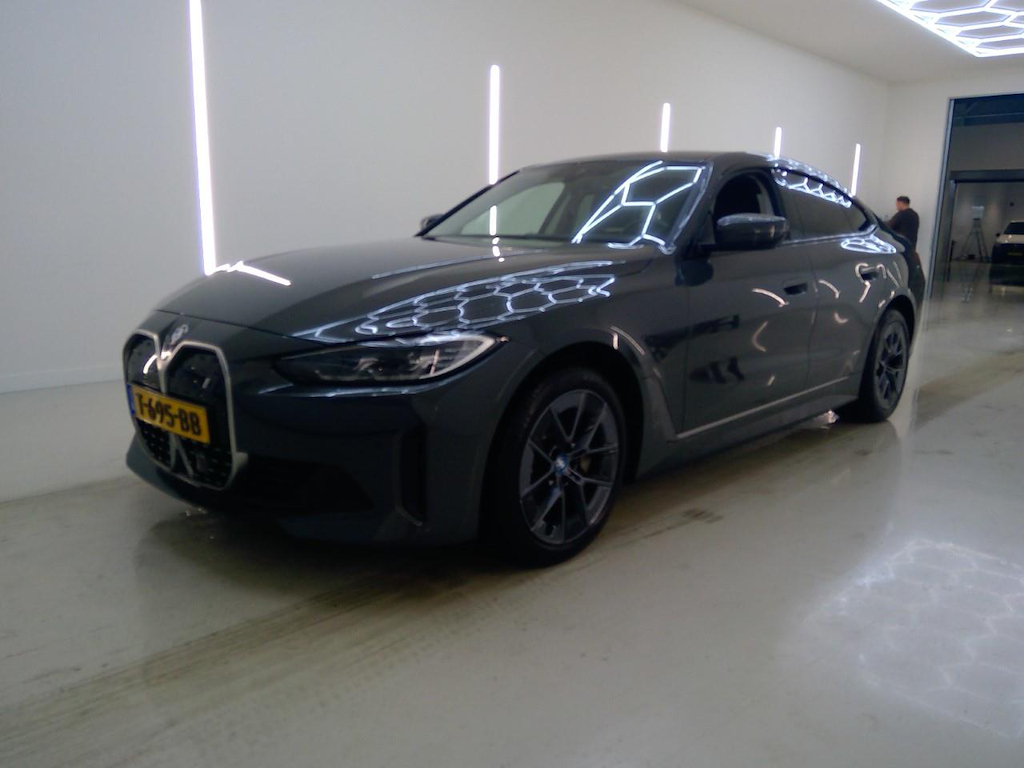 Foto 2 van BMW i4