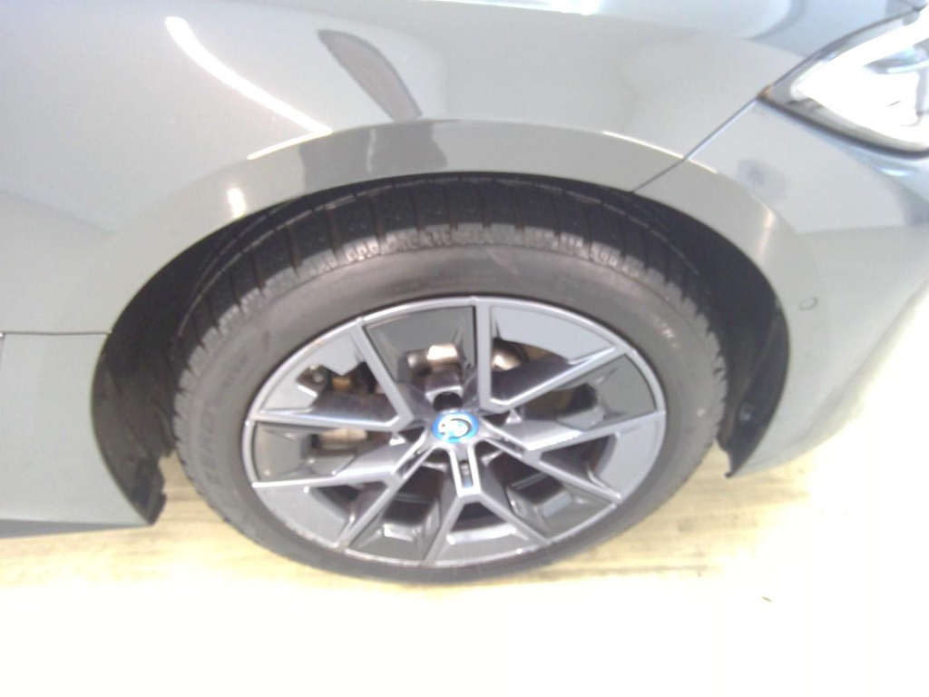 Foto 25 van BMW i4