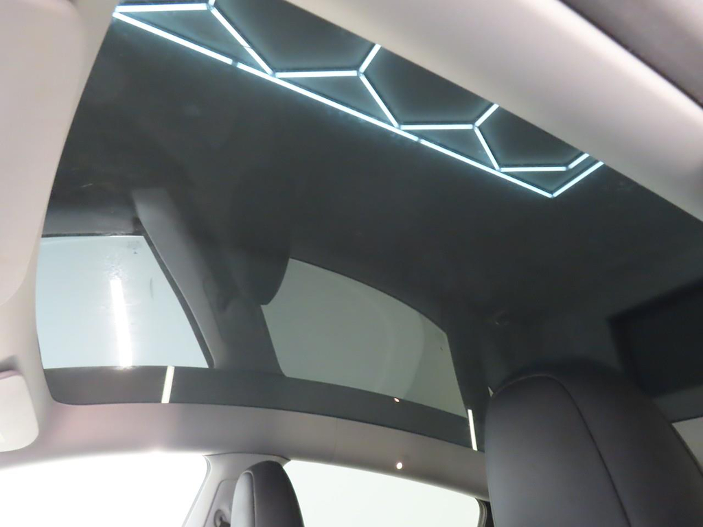 Foto 19 van Tesla Model Y