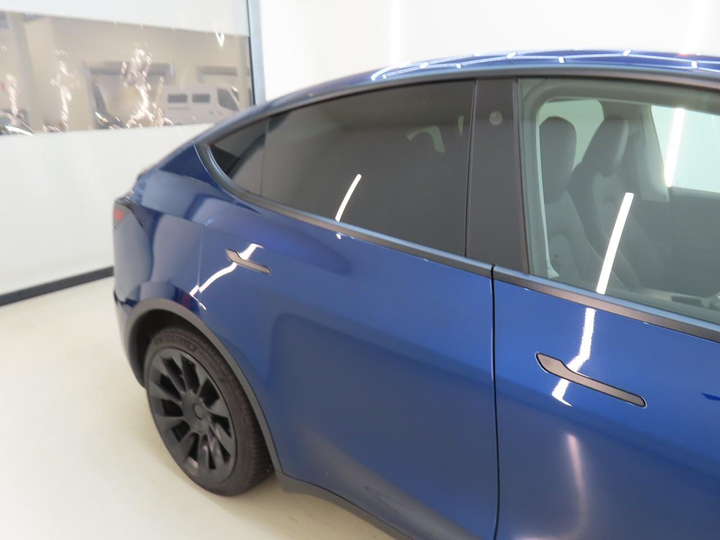 Foto 40 van Tesla Model Y