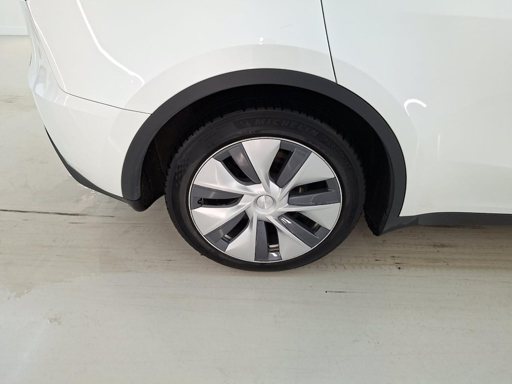 Foto 17 van Tesla Model Y