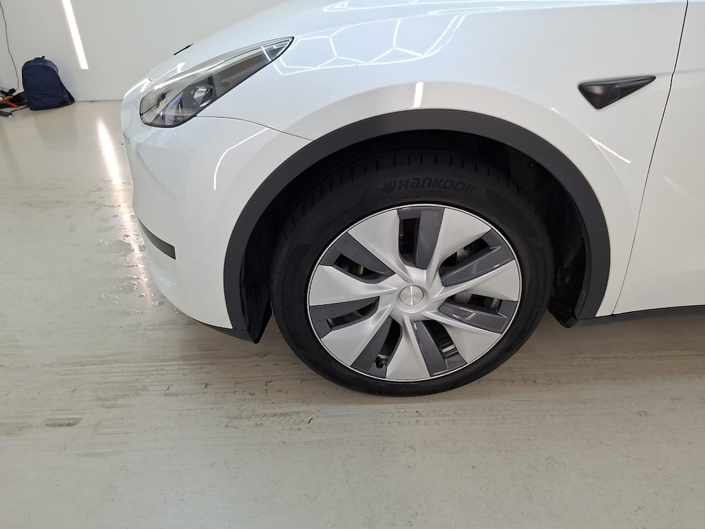 Foto 18 van Tesla Model Y