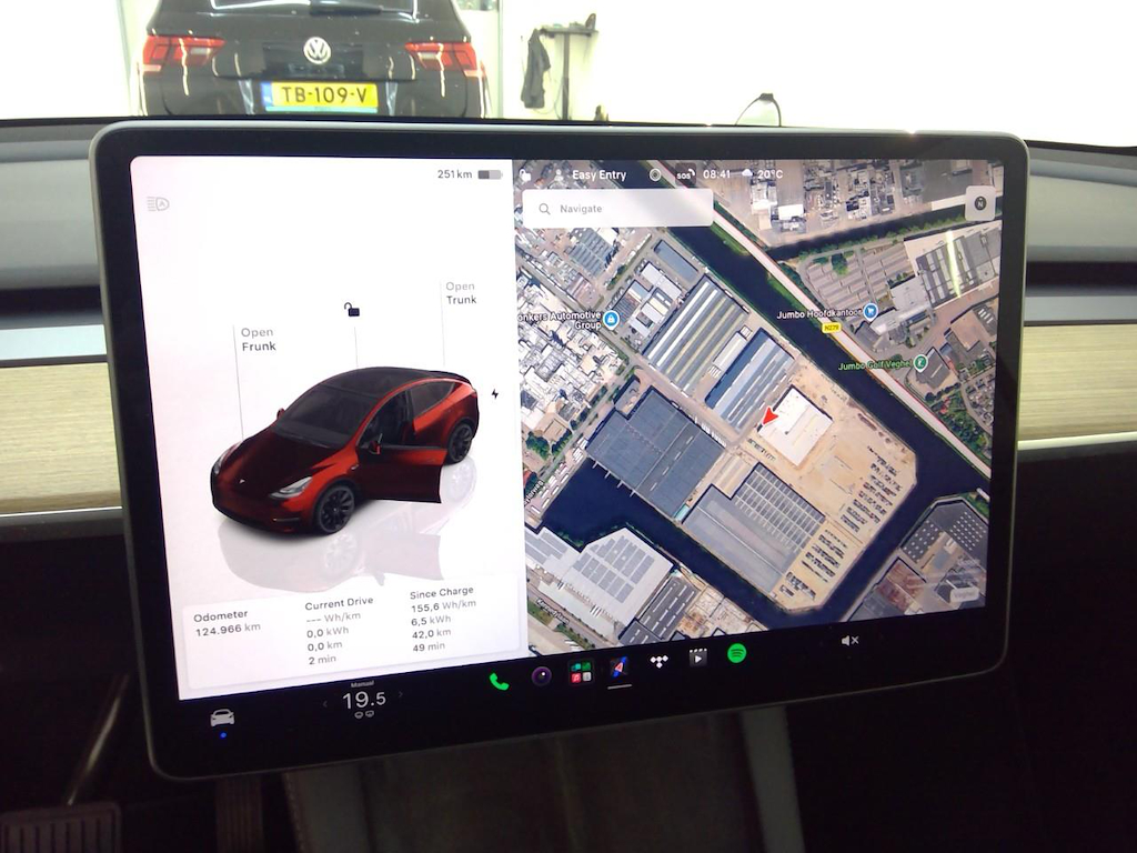 Foto 15 van Tesla Model Y