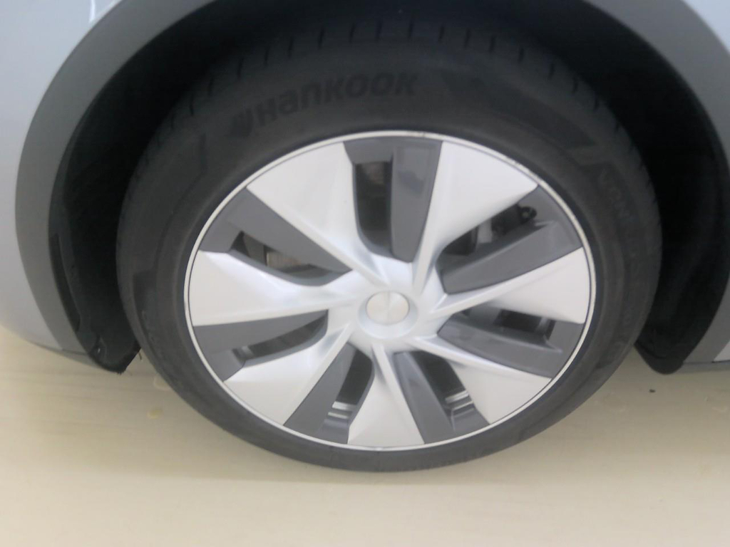 Foto 21 van Tesla Model Y