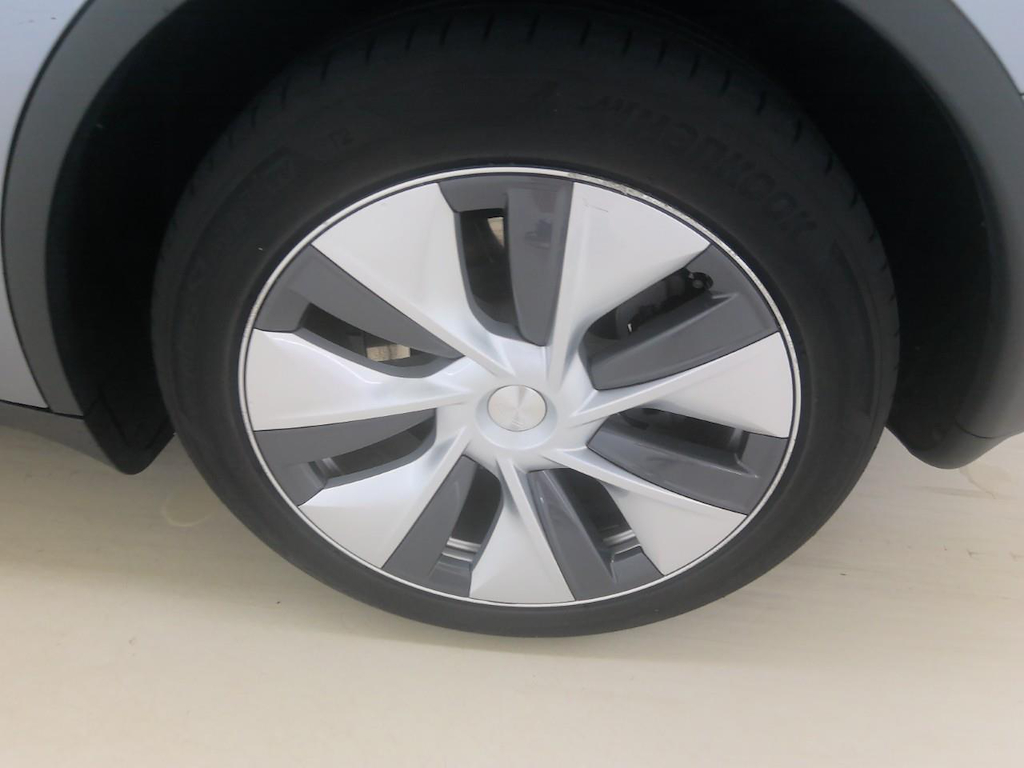 Foto 23 van Tesla Model Y