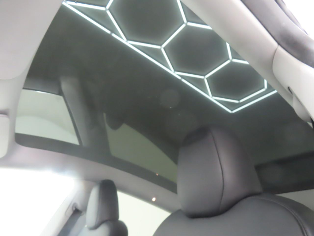 Foto 24 van Tesla Model Y
