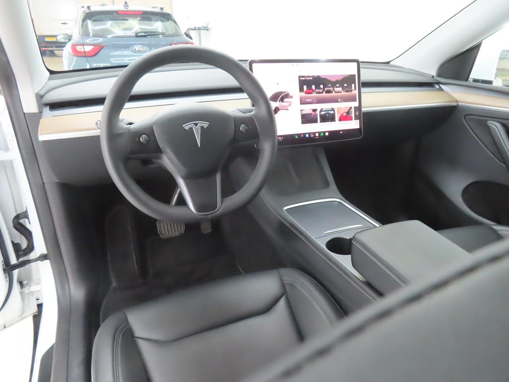 Foto 6 van Tesla Model Y