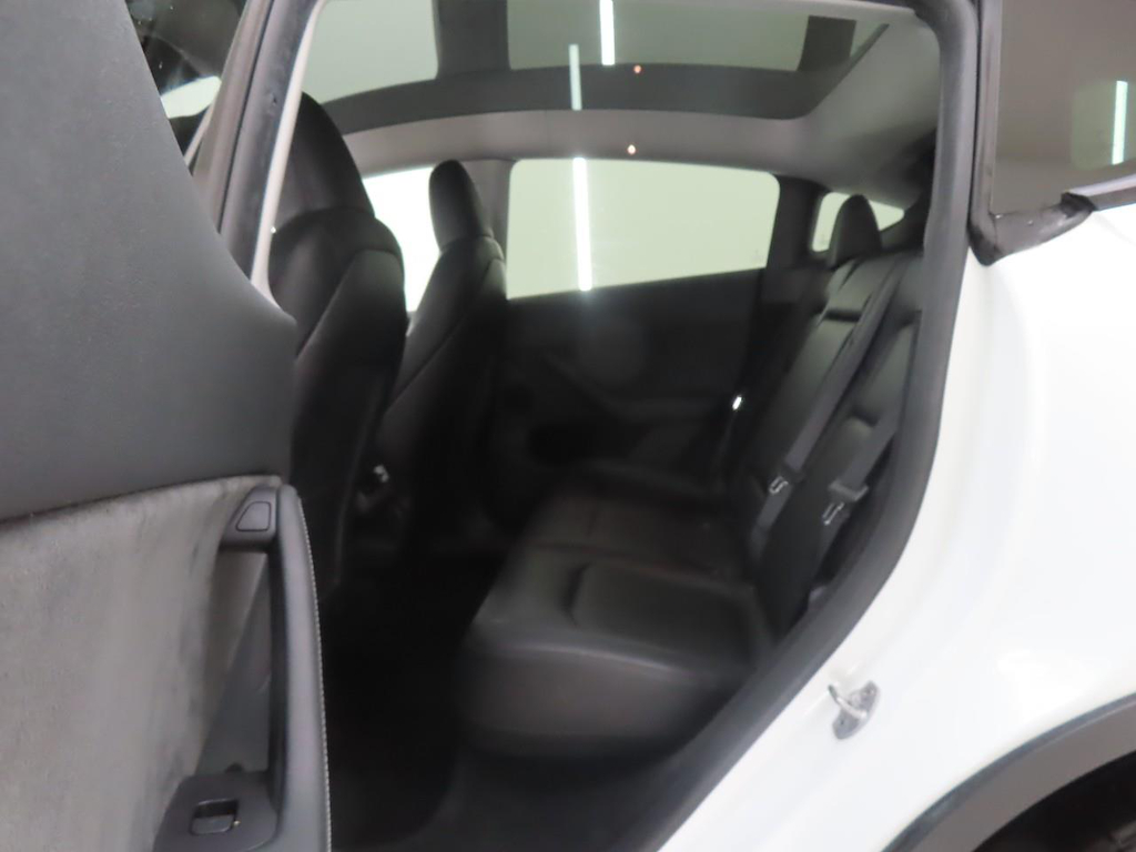Foto 9 van Tesla Model Y