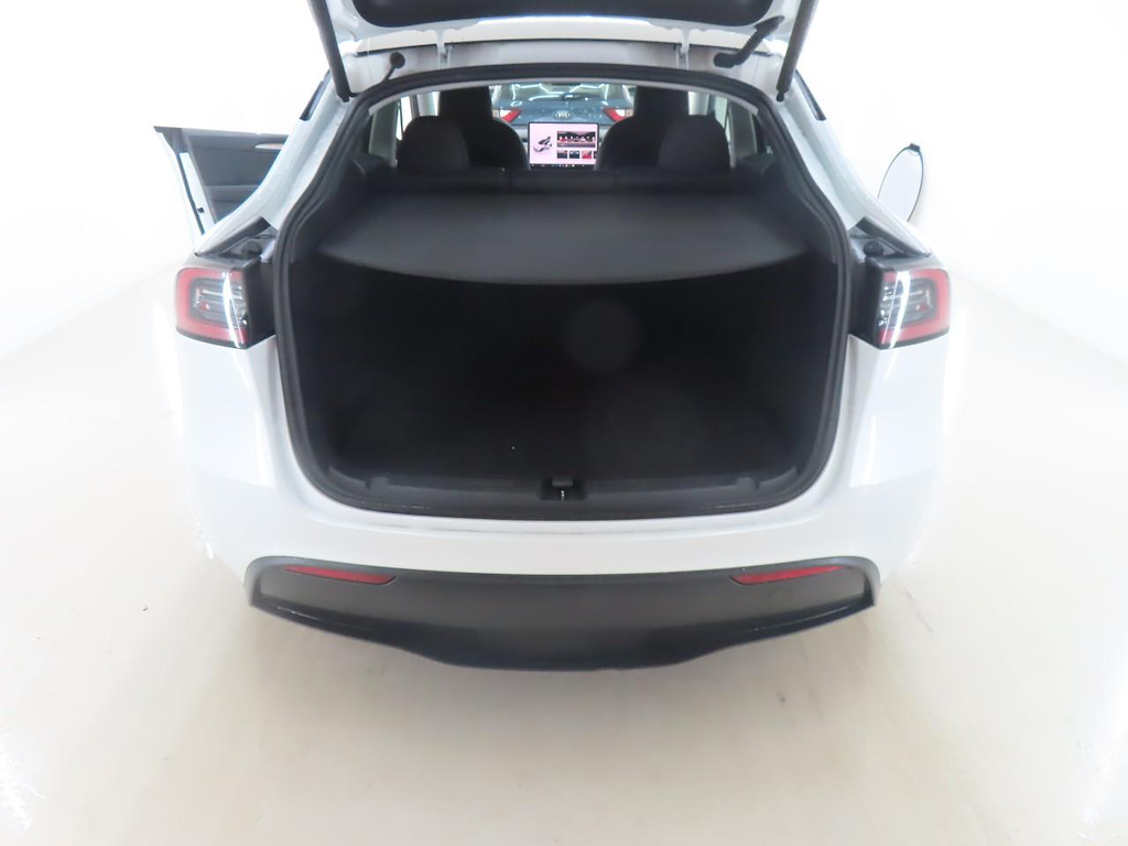 Foto 10 van Tesla Model Y