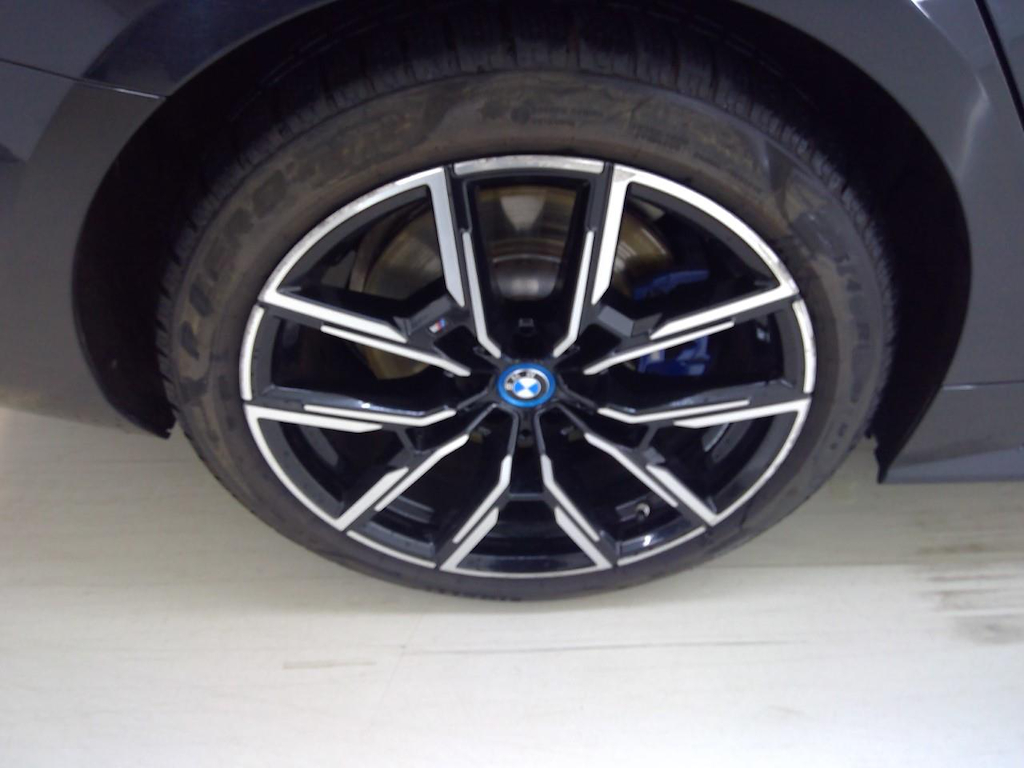 Foto 14 van BMW i4