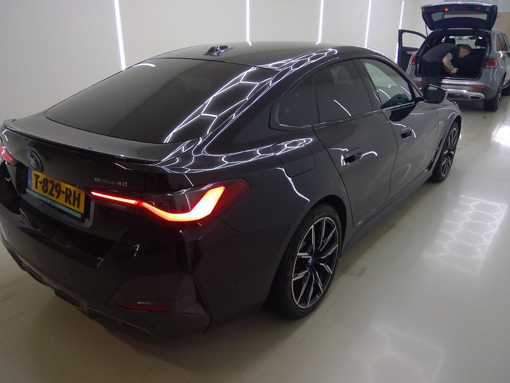 Foto 3 van BMW i4