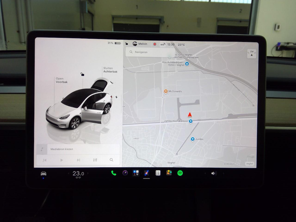 Foto 14 van Tesla Model Y