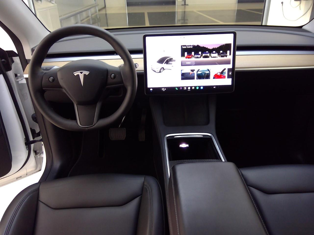 Foto 9 van Tesla Model Y