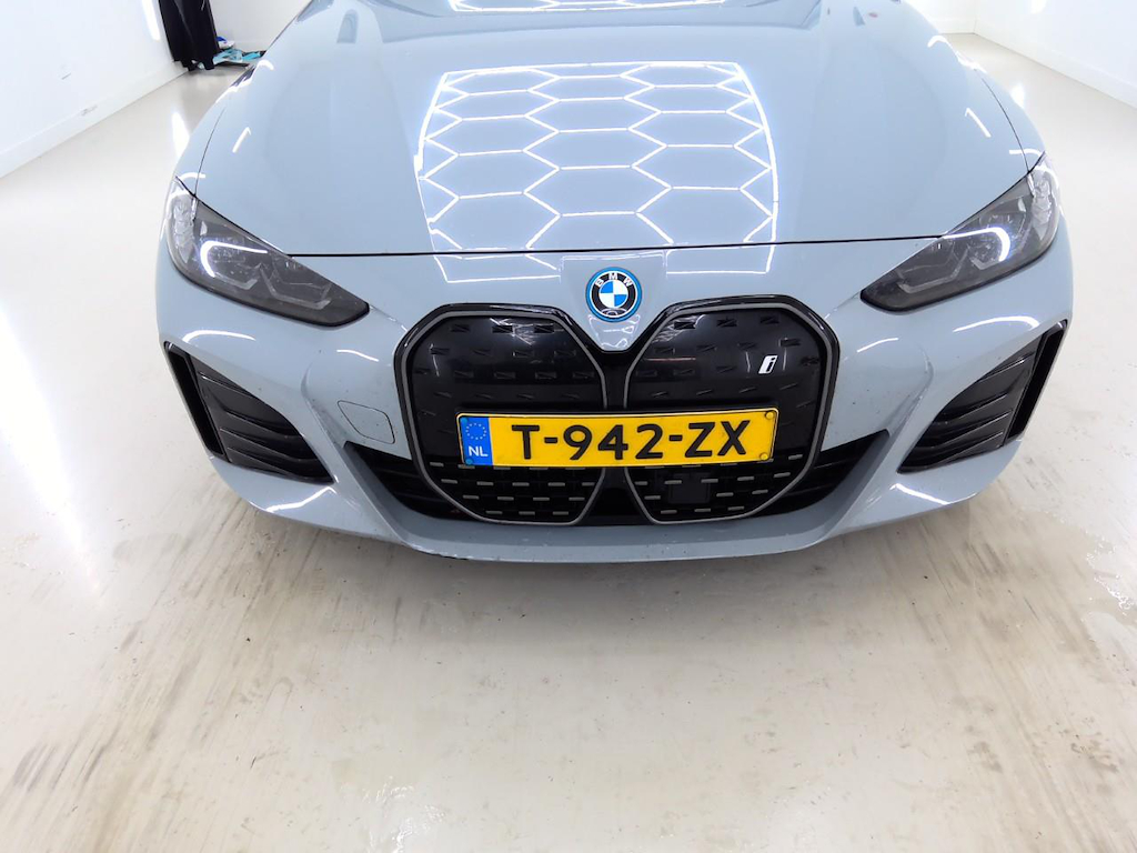 Foto 32 van BMW i4