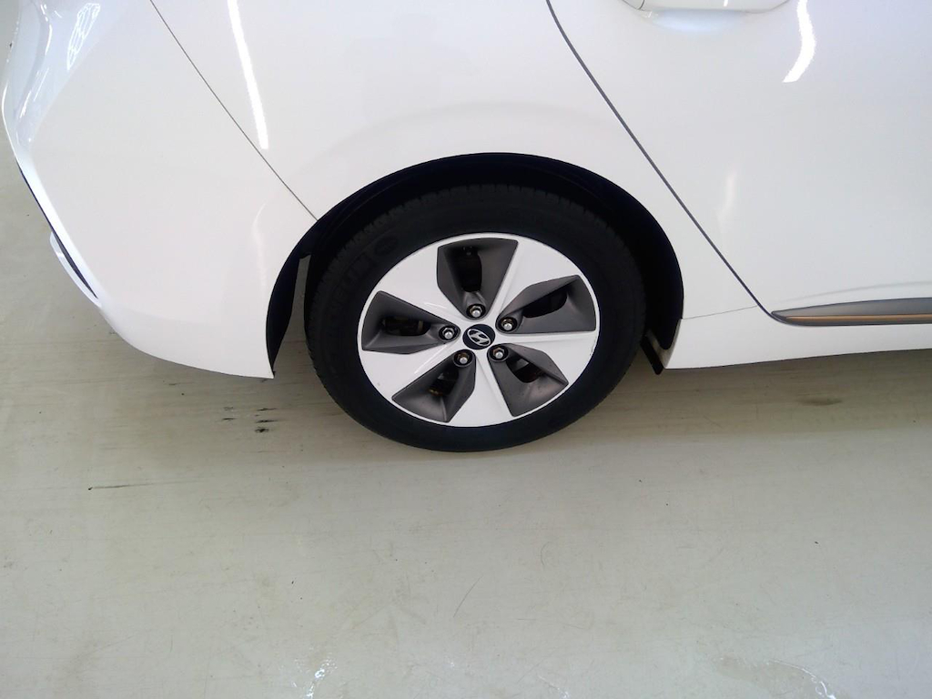 Foto 12 van Hyundai Ioniq