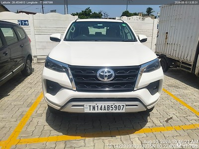 Comprar TOYOTA FORTUNER 2.8D AUTO 4 en Ayvens Carmarket