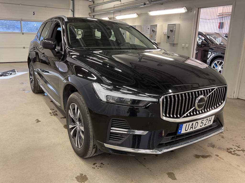 Volvo XC60 T6 Recharge AWD Core Edition Panorama Kamera Drag