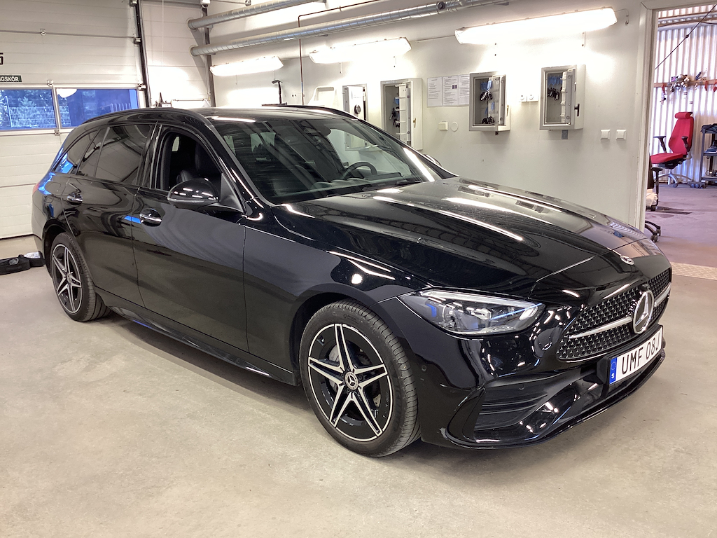 Mercedes-Benz C -KLASS  300 T d e 4MATI 313hk AMG Line Drag Läder Burmester Night Pakage ** Test link down below**