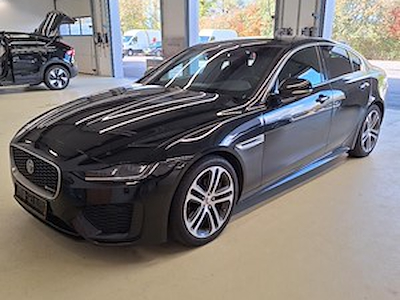 Achetez JAGUAR XE 2.0 D200 AUTO 4WD R-DYNAMIC sur Ayvens Carmarket