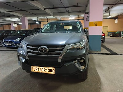 Comprar TOYOTA FORTUNER 2.8D AUTO 4 no Ayvens Carmarket