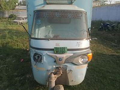Buy PIAGGIO APE E XTRA FX on Ayvens Carmarket