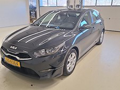Kaufe KIA CEE'D 1.0 T-GDI PULSE bei Ayvens Carmarket
