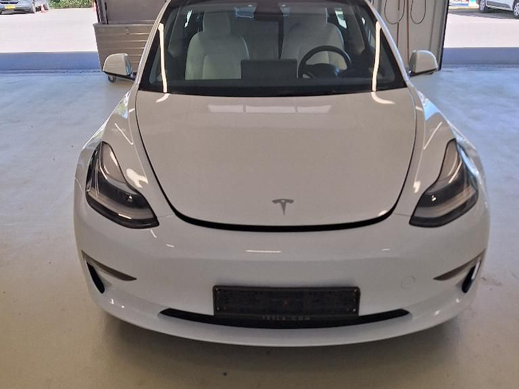 TESLA MODEL 3 LONG RANGE DUAL MOTOR  476 CV Black and White Interior; Glass roof; Front/ Rear park dist syst; GPS