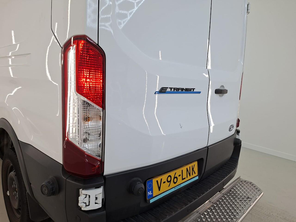 Foto 31 van Ford E-transit