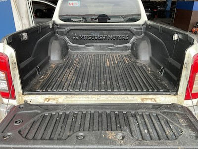 Kaufe MITSUBISHI MITSUBISHI L200 bei Ayvens Carmarket