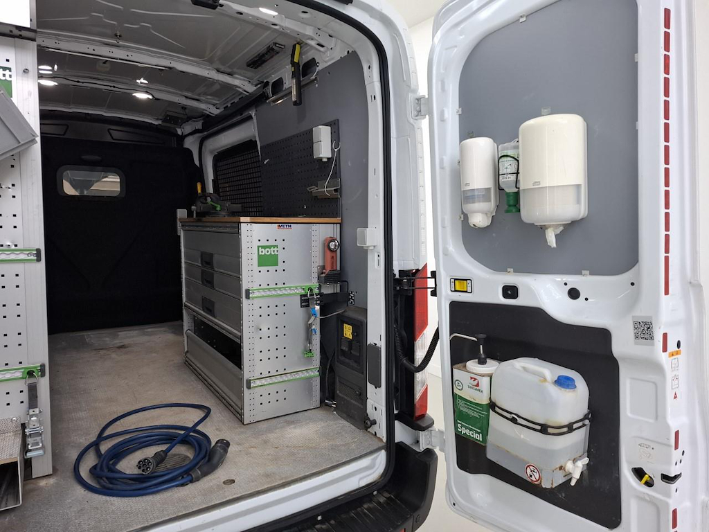 Foto 43 van Ford E-transit