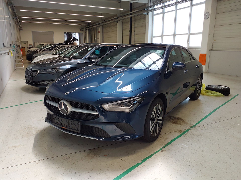 Mercedes-Benz CLA 250 E DCT