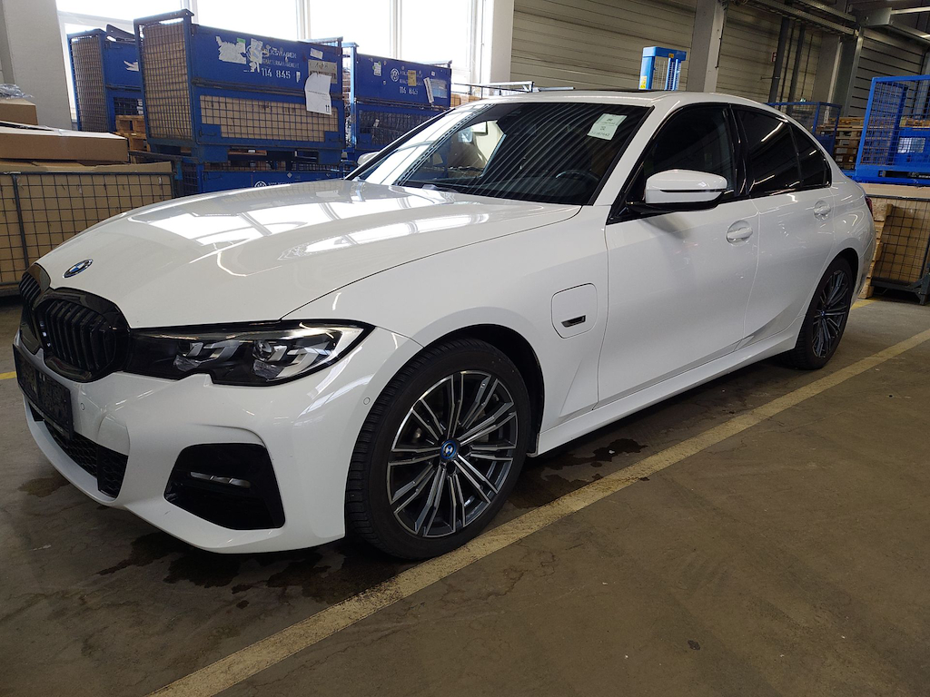 BMW 3 Series 330E XDRIVE A