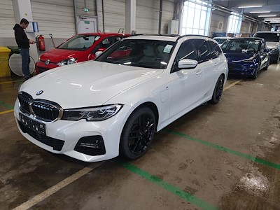 Kaufe BMW SERIES 3 bei Ayvens Carmarket