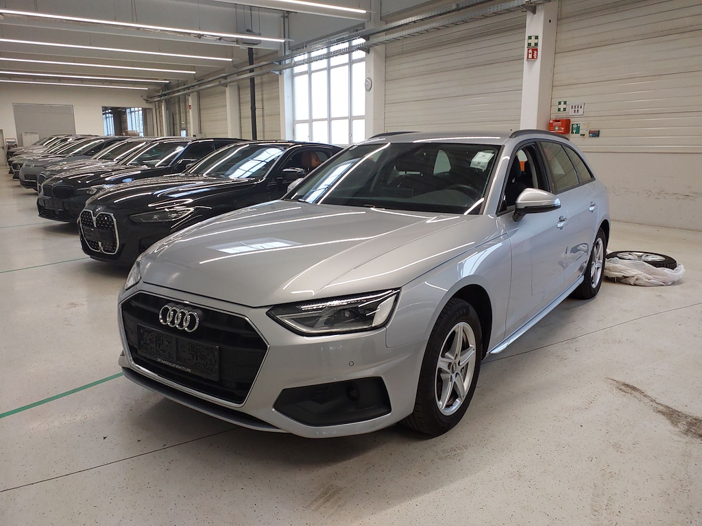 Audi A4 AVANT 30 TDI S-TRONIC