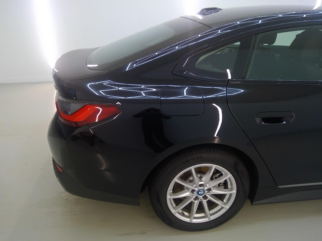Foto 26 van BMW i4