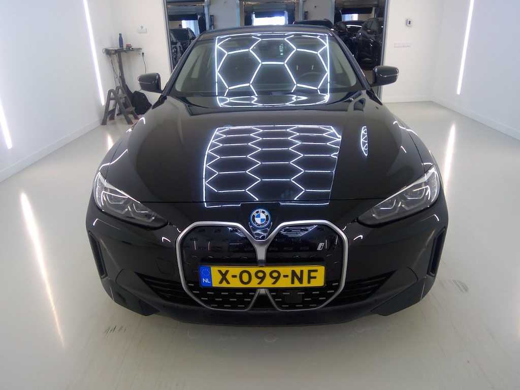 Foto 35 van BMW i4