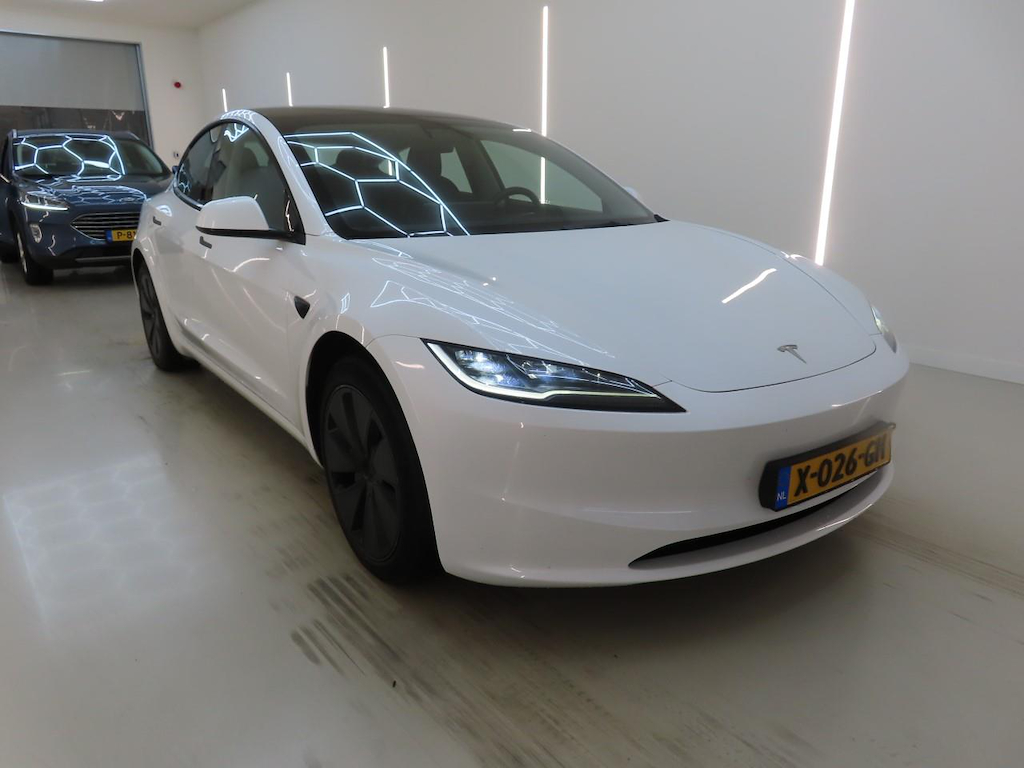 Foto 12 van Tesla Model 3