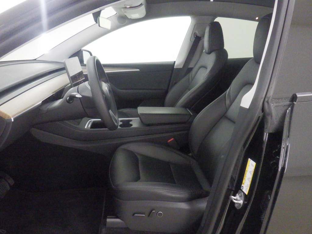 Foto 7 van Tesla Model Y