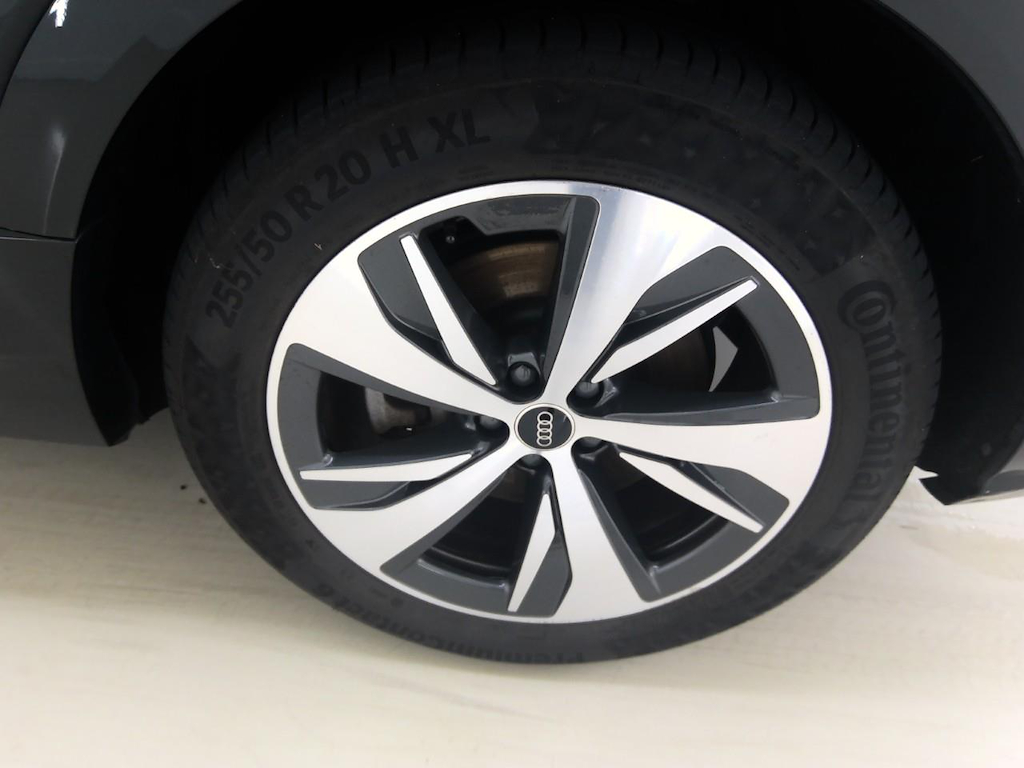 Foto 14 van Audi Q8