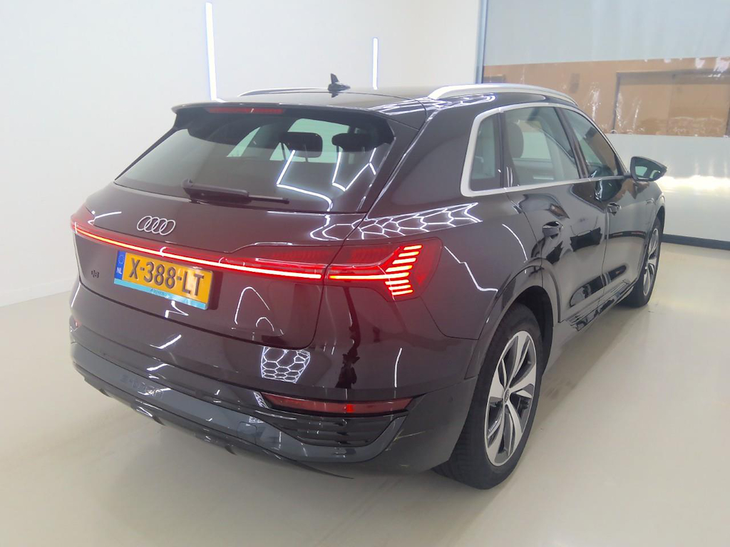 Foto 3 van Audi Q8