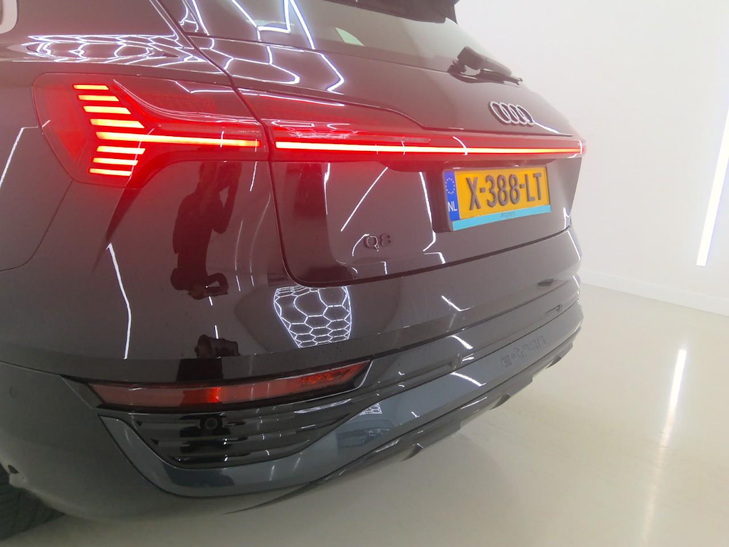 Foto 29 van Audi Q8