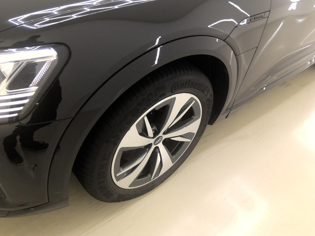 Foto 33 van Audi Q8