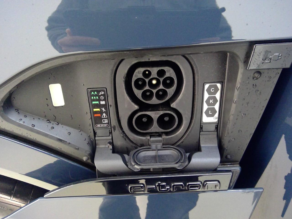 Foto 11 van Audi Q8 e-tron sportback