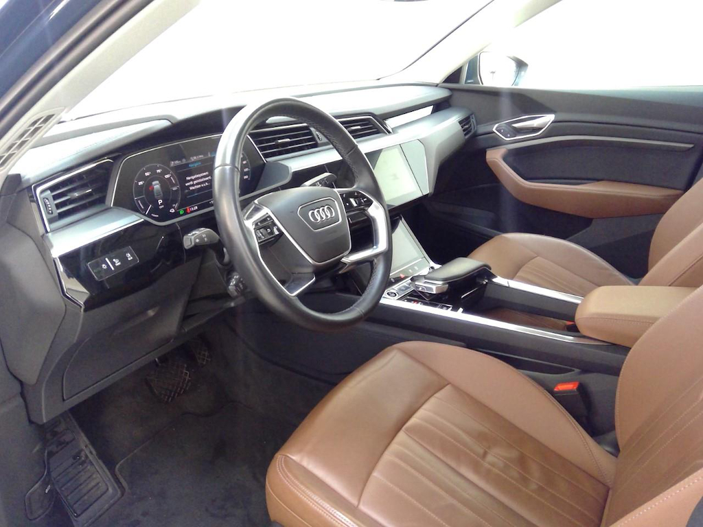 Foto 21 van Audi Q8 e-tron sportback