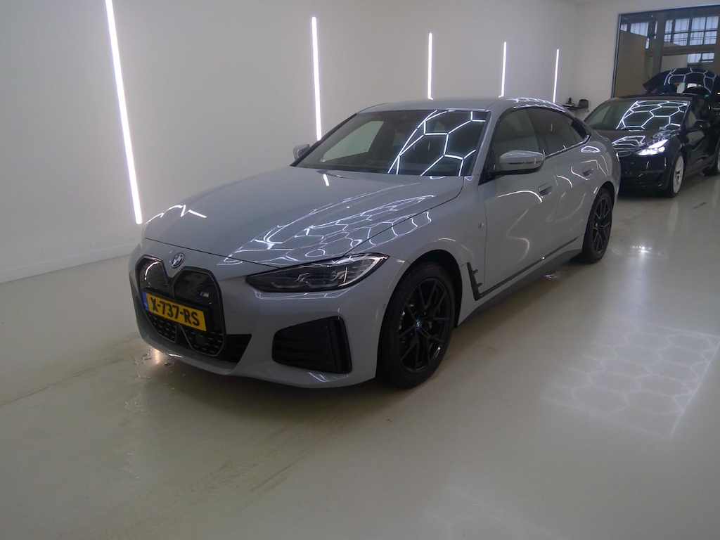 Foto 2 van BMW i4