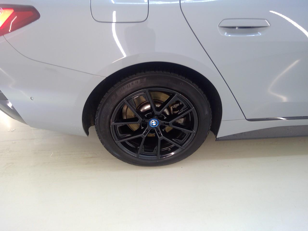 Foto 13 van BMW i4