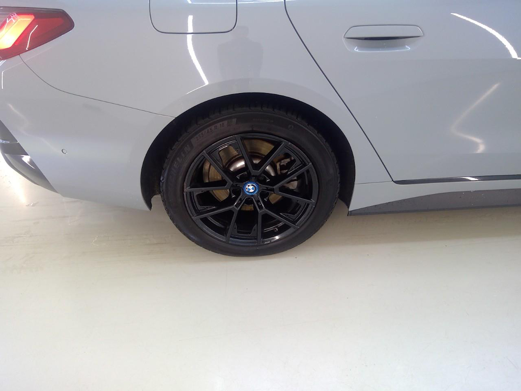 Foto 27 van BMW i4