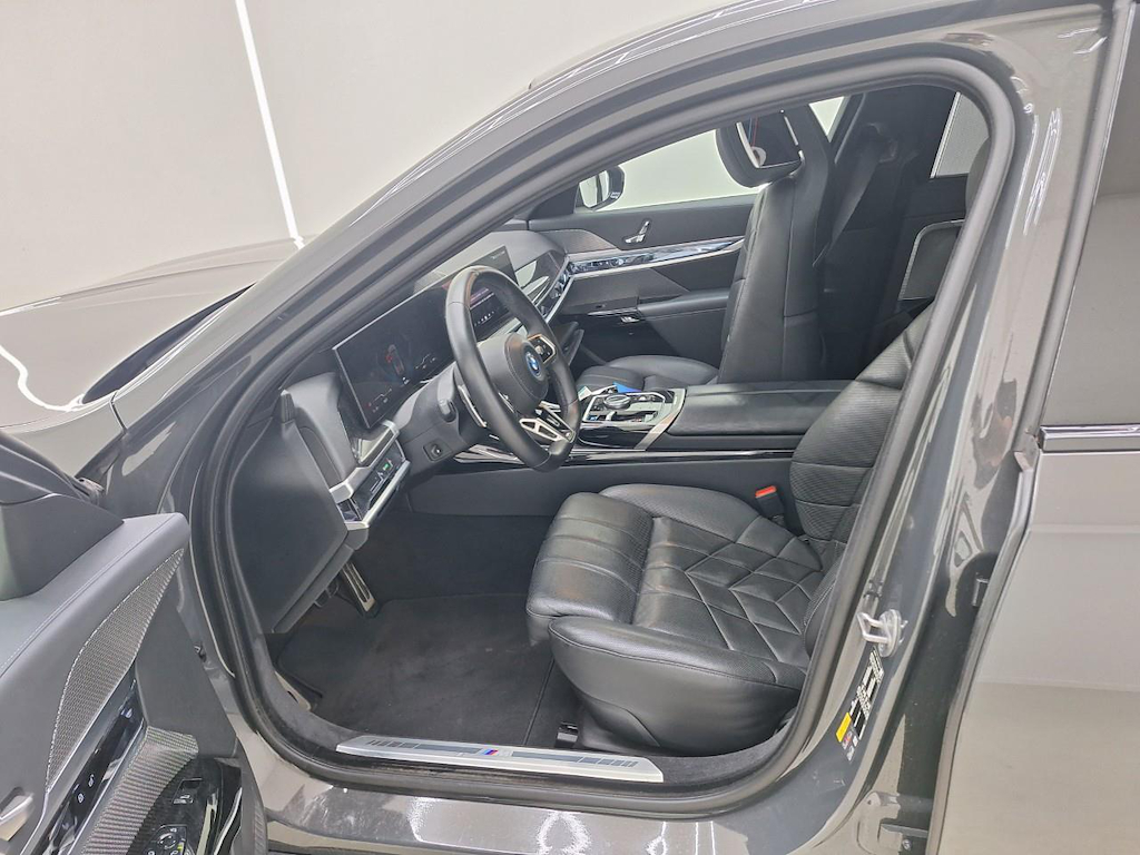 Foto 14 van BMW i7