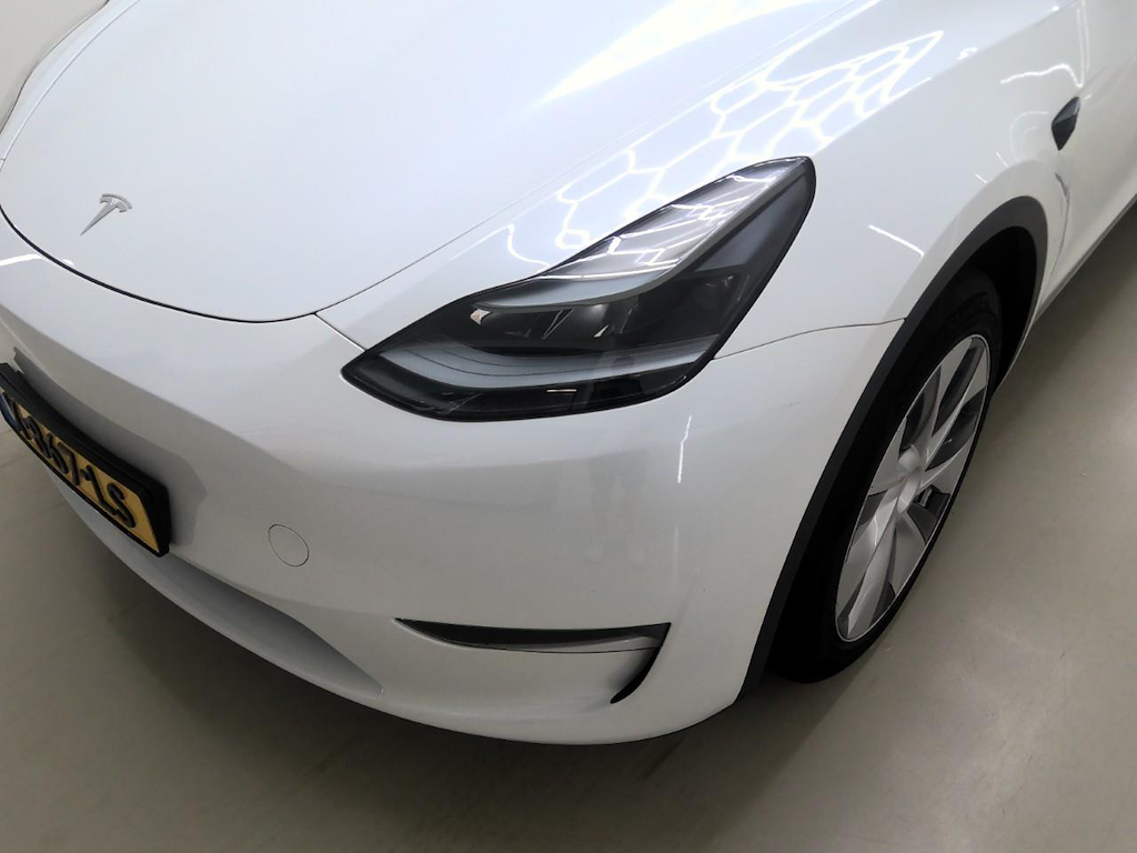 Foto 30 van Tesla Model Y